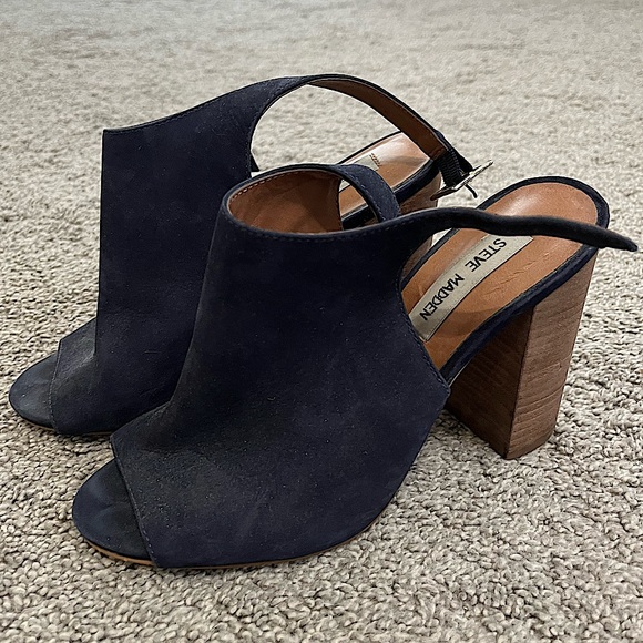 Steve Madden Navy and Brown Chunky Heels| Size: 7.5 - Picture 3 of 4